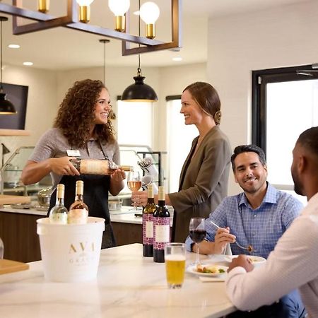 Staybridge Suites Southgate - Detroit Area Экстерьер фото