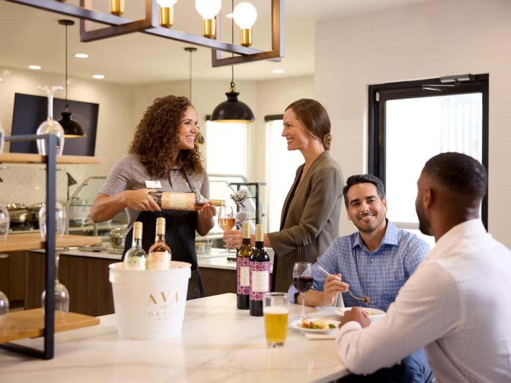 Staybridge Suites Southgate - Detroit Area Экстерьер фото